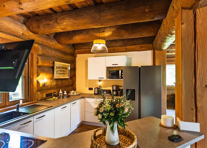 Les Lucioles, 14p - Horská chata