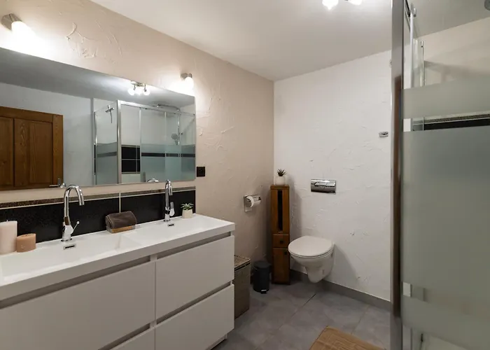 Les Lucioles, 14p - Horská chata *