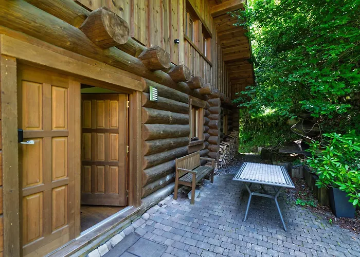 Les Lucioles, 14p - Horská chata