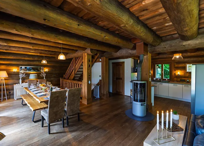 Les Lucioles, 14p - Horská chata